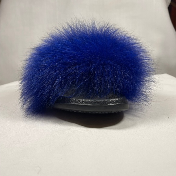 Real Fur Slippers - Picture 2 of 5